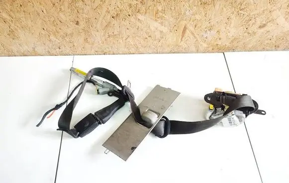 Opel Insignia A Front seatbelt 21891850