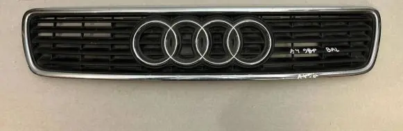 Audi A4 S4 B5 8D Front grill 8D0853651H