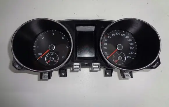Volkswagen Golf VI Speedometer (instrument cluster) 5K0920870E