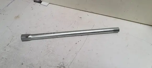 Renault Trafic III (X82) Wheel nut wrench 1917
