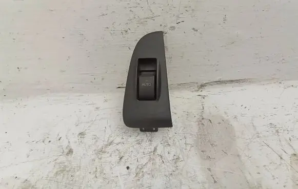 Toyota Avensis T250 Electric window control switch 7427105020
