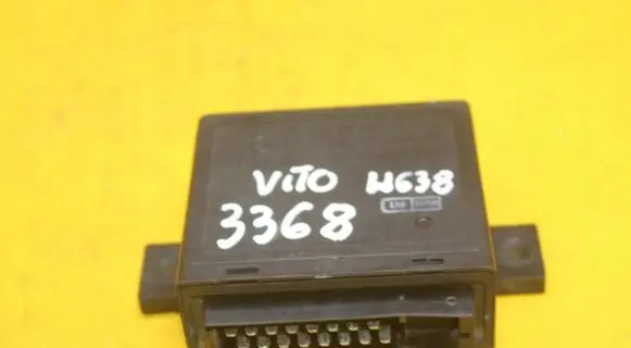 Mercedes-Benz Vito Viano W638 Door central lock control unit/module 0165459232