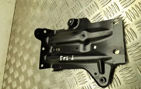 Mercedes-Benz EQE v295 Engine mounting bracket A2976206401