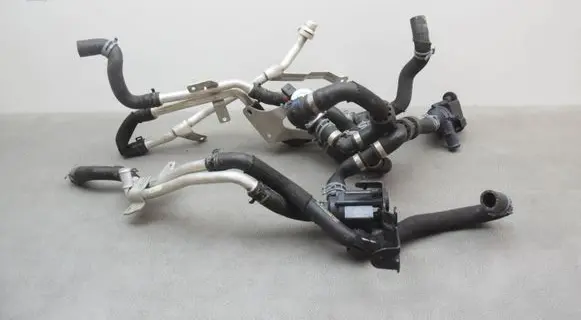 Audi Q7 4M Engine coolant pipe/hose 4M0265374R