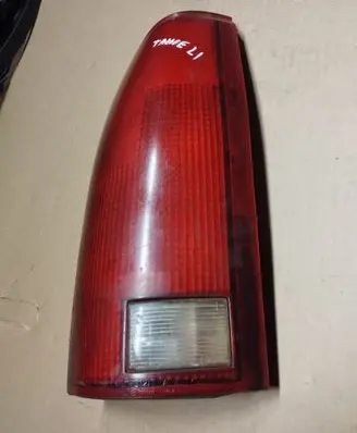 Chevrolet Tahoe Rear/tail lights 16506349