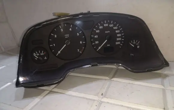 Opel Zafira A Speedometer (instrument cluster) 88311318 87001371 24419565DK
