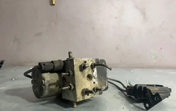 Nissan Primera ABS Pump 0265202518