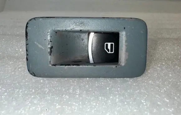 Volkswagen Touareg I Electric window control switch 7L6959851A