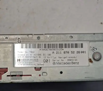 Mercedes-Benz CLS C218 AMG Navigation unit CD/DVD player A2118705226 65033123