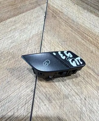 Mercedes-Benz ML W164 Central locking switch button A2518200910 03078050