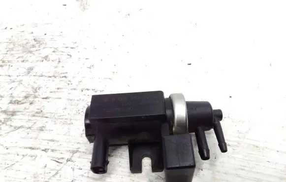 Mercedes-Benz B W245 Turbo solenoid valve A0051535528