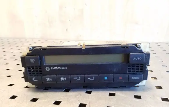 Volkswagen PASSAT B5 Climate control unit 3B2907044A