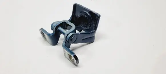 Tailgate/trunk/boot hinge