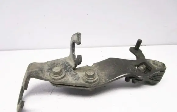 Hyundai Coupe Gear shift cable bracket 