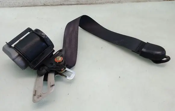 SsangYong Rexton I Rear seatbelt
