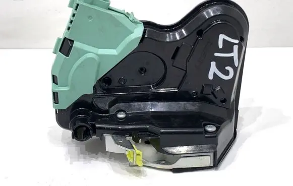Suzuki Swift IV Rear door lock 