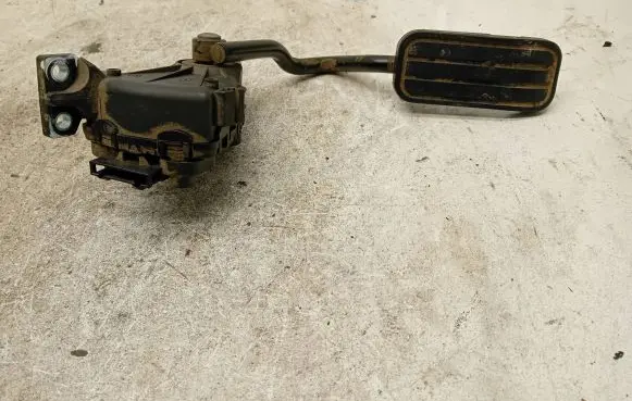 Seat Alhambra (Mk1) Accelerator throttle pedal 7M3721603D YM219F836AB 6PV00777003