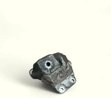 Engine mounting bracket
