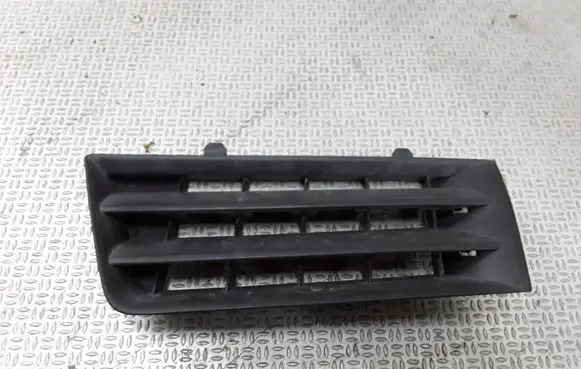 Renault Megane II Front bumper upper radiator grill 8200114156