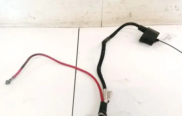 Skoda Fabia Mk2 (5J) Positive cable (battery) 1K0971228