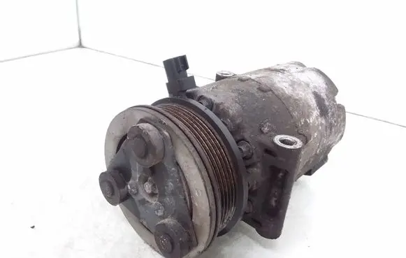 Volvo V70 Air conditioning (A/C) compressor (pump) 31390040