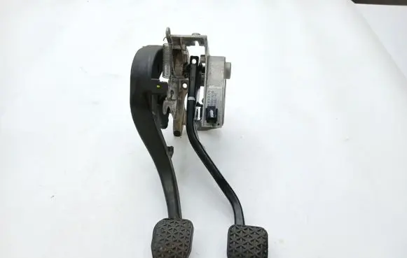 BMW 3 E90 E91 Pedal assembly 6761310