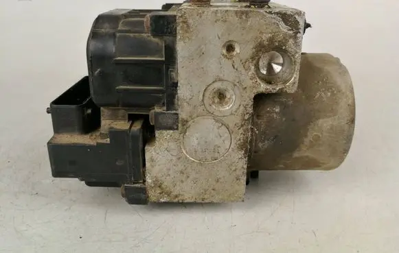 Subaru Forester SF ABS Pump 27531FC010 11000040690