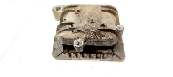 Volkswagen PASSAT B6 Engine mount bracket 1K0199262