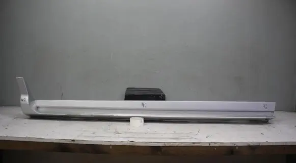 Front sill (body part)