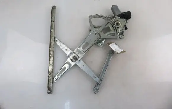 Toyota RAV 4 (XA30) Front door window regulator with motor 8571035180