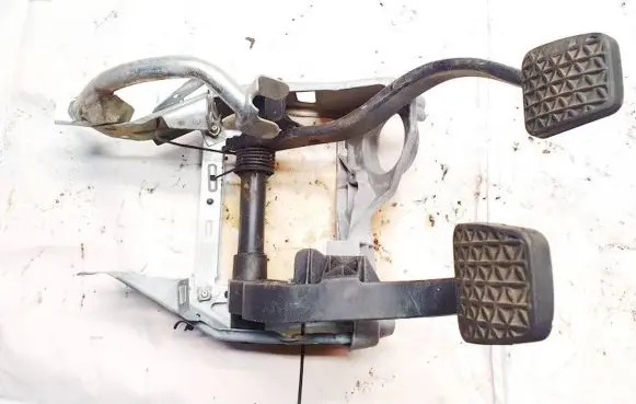 Saab 9-3 Ver2 Clutch pedal 070209050910