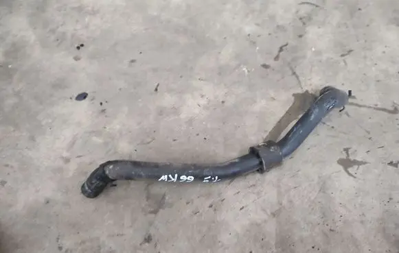 Volkswagen Golf V Engine coolant pipe/hose
