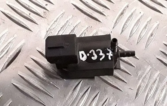BMW 5 F10 F11 Turbo solenoid valve 70231800 7810831