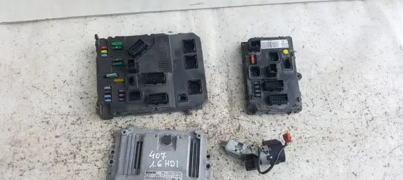 Peugeot 407 Engine control unit/module 0281011558