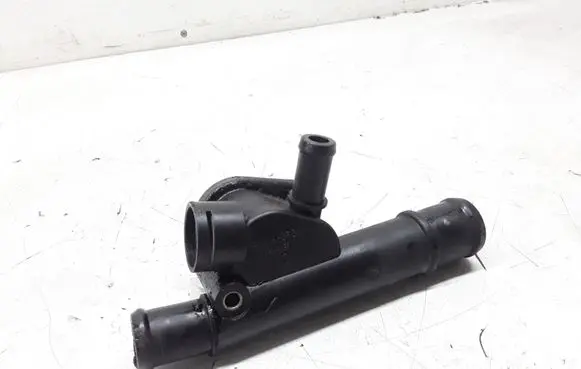 Volkswagen Golf IV Engine coolant pipe/hose 038121133