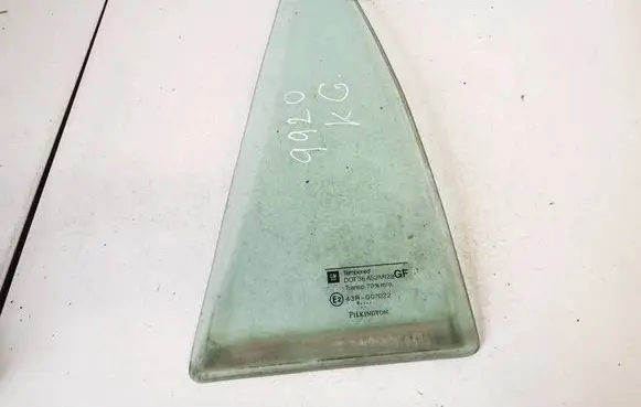 Opel Astra G Rear vent window glass as2