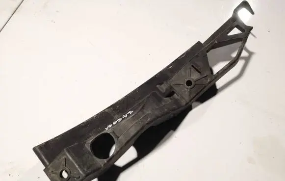 Volkswagen PASSAT B3 Front bumper mounting bracket 1t0807889