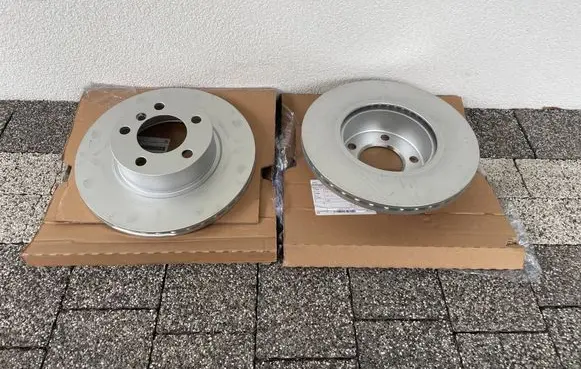 BMW 3 F30 F35 F31 Front brake disc 6792217 P5T4469PHHR9