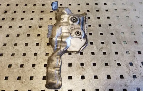 Nissan Primastar Heat shield in engine bay 