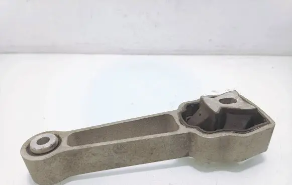 Volvo S80 Engine mount bracket 6g926p082gg