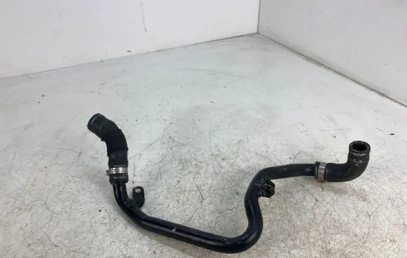 Audi Q7 4L Engine coolant pipe/hose 059121064E