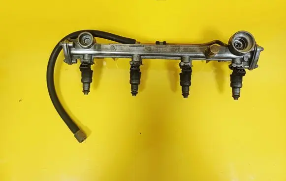 Mercedes-Benz CLK A208 C208 Fuel main line pipe 0000788123 R1110781045
