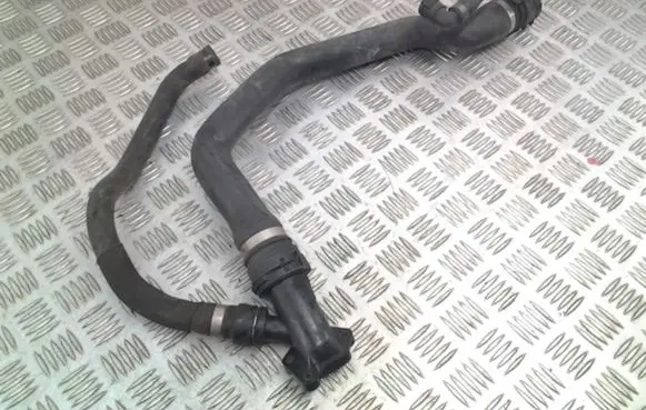 BMW 1 E81 E87 Engine coolant pipe/hose 110068