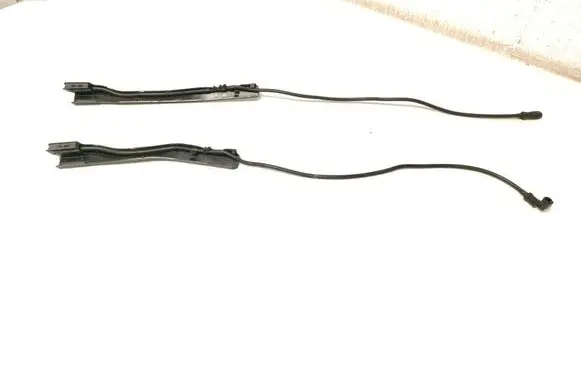 BMW 3 G20 G21 Windshield washer spray nozzle 