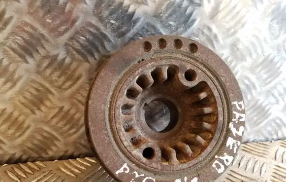 Mitsubishi Pajero Crankshaft pulley