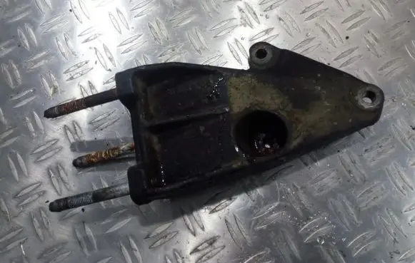 Opel Vectra B Engine mounting bracket 90498183 72572