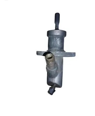 BMW 5 E39 Clutch master cylinder 21521164529