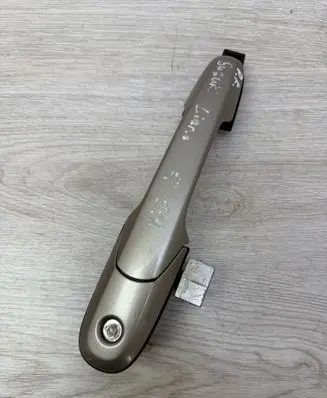 Suzuki Liana Front door exterior handle 2671