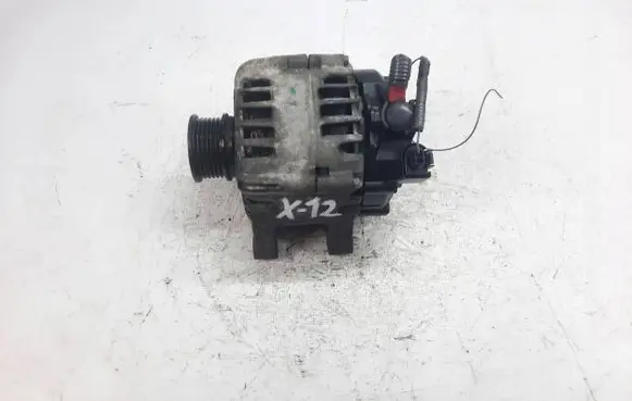 Ford Kuga II Generator/alternator AV6N10300MD