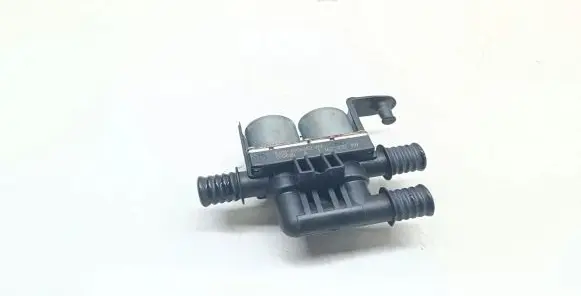 BMW 7 E65 E66 Coolant heater control valve 6906652 64116906652
